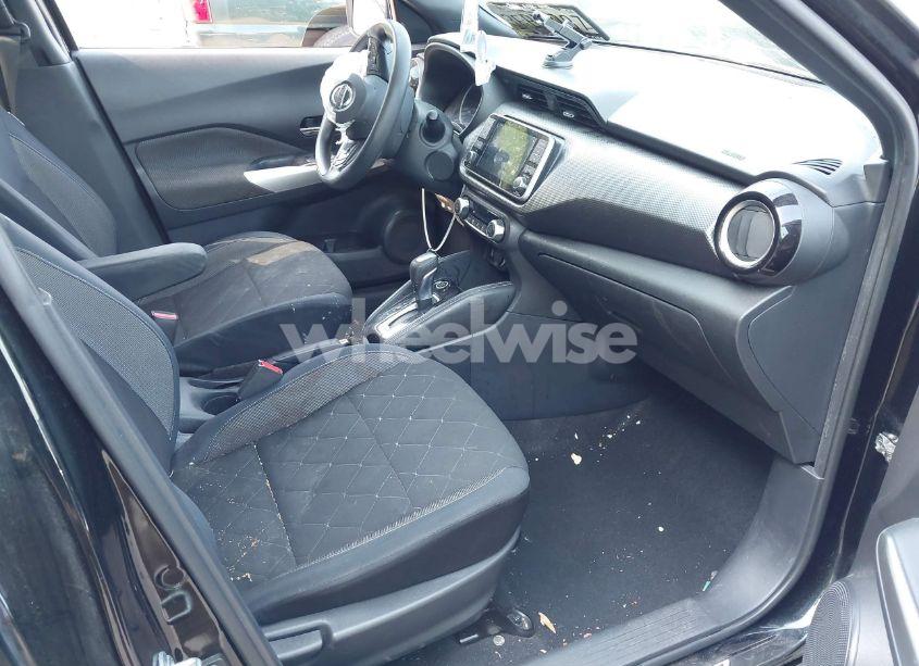 Photo 5 of 2019 Nissan Kicks SV (VIN 3N1CP5CU0KL477623)