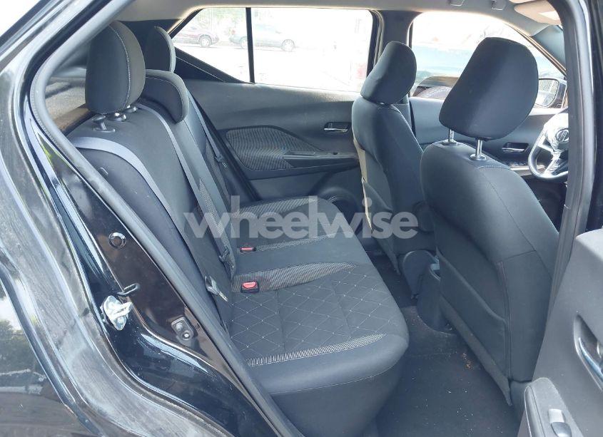 Photo 8 of 2019 Nissan Kicks SV (VIN 3N1CP5CU0KL477623)