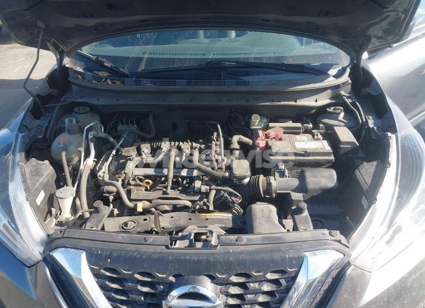 Photo 10 of 2019 Nissan Kicks S (VIN 3N1CP5CU0KL488766)