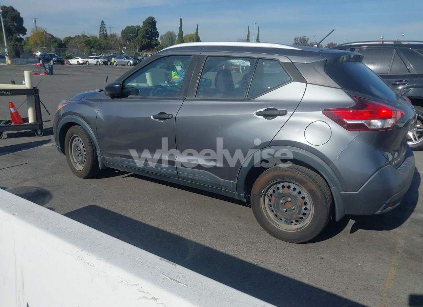 Photo 14 of 2019 Nissan Kicks S (VIN 3N1CP5CU0KL488766)