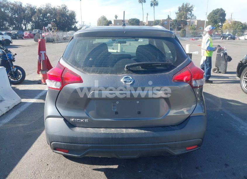 Photo 16 of 2019 Nissan Kicks S (VIN 3N1CP5CU0KL488766)