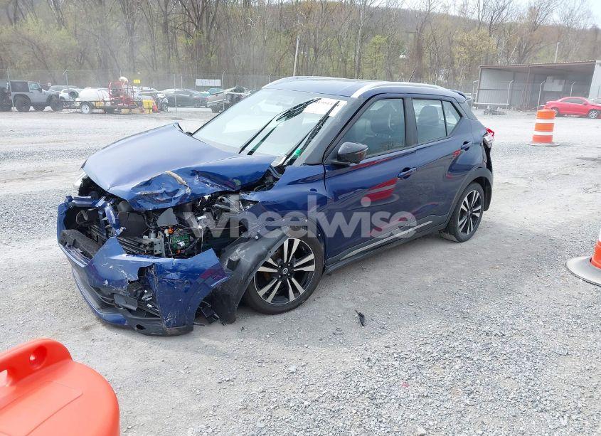 Photo 2 of 2019 Nissan Kicks SR (VIN 3N1CP5CU0KL499802)