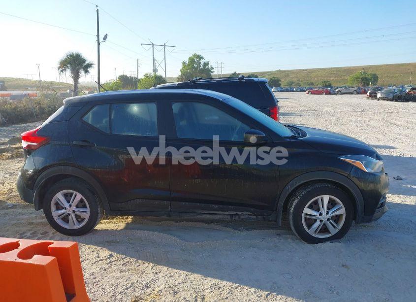 Photo 13 of 2019 Nissan Kicks S (VIN 3N1CP5CU0KL506604)