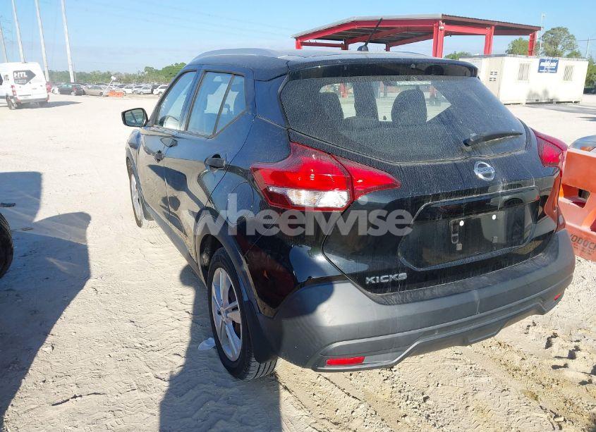 Photo 3 of 2019 Nissan Kicks S (VIN 3N1CP5CU0KL506604)