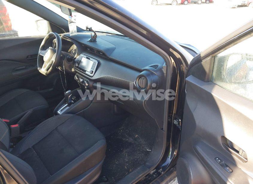 Photo 5 of 2019 Nissan Kicks S (VIN 3N1CP5CU0KL506604)