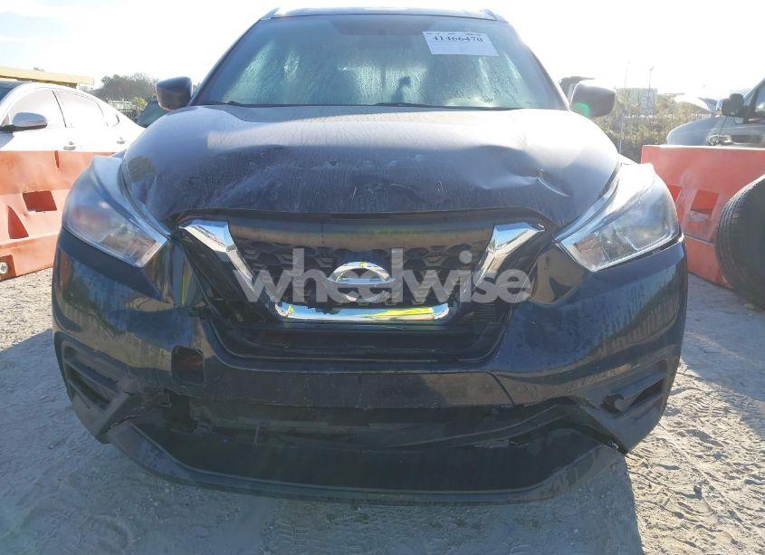 Photo 6 of 2019 Nissan Kicks S (VIN 3N1CP5CU0KL506604)