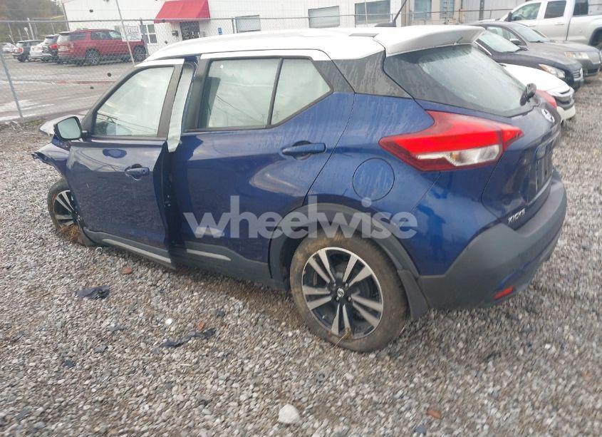 Photo 3 of 2019 Nissan Kicks SR (VIN 3N1CP5CU0KL521328)