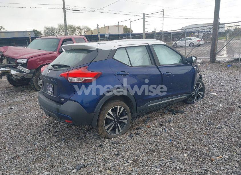 Photo 4 of 2019 Nissan Kicks SR (VIN 3N1CP5CU0KL521328)