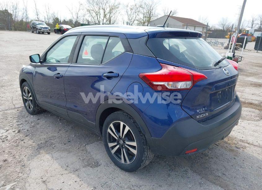 Photo 3 of 2019 Nissan Kicks SV (VIN 3N1CP5CU0KL527047)