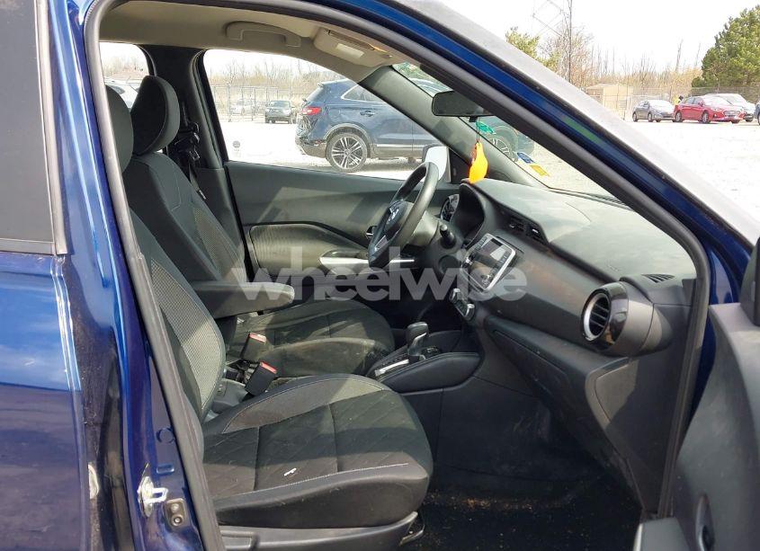 Photo 5 of 2019 Nissan Kicks SV (VIN 3N1CP5CU0KL527047)