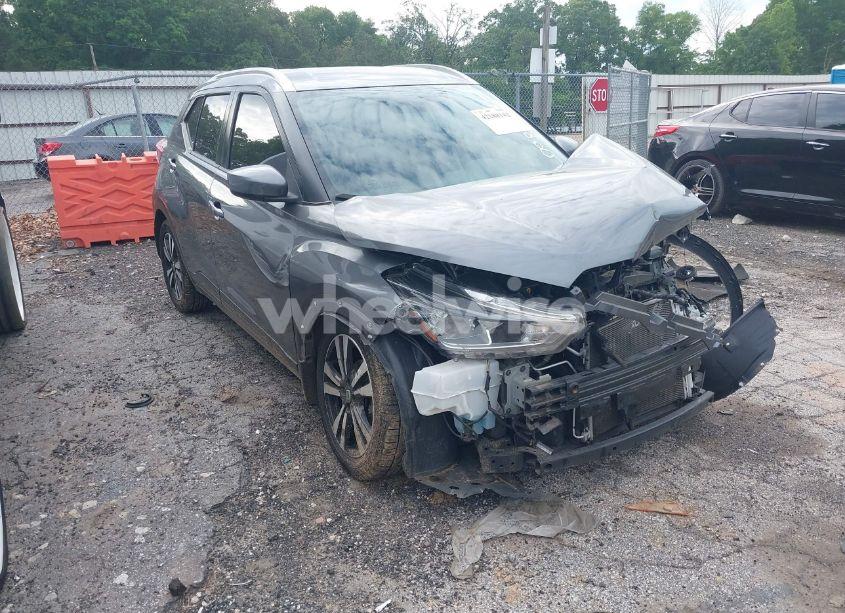 2019 Nissan Kicks SV (VIN 3N1CP5CU0KL536928) main photo