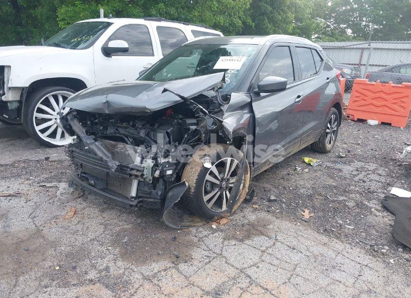 Photo 2 of 2019 Nissan Kicks SV (VIN 3N1CP5CU0KL536928)