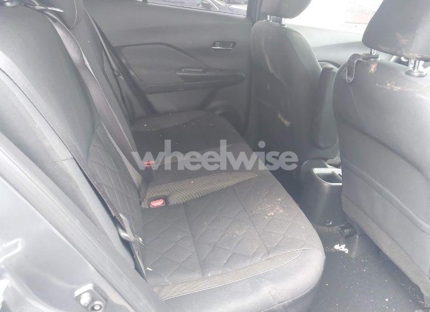 Photo 8 of 2019 Nissan Kicks SV (VIN 3N1CP5CU0KL536928)