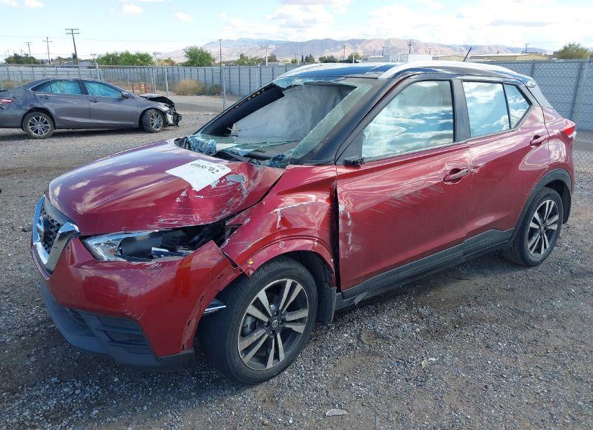 Photo 2 of 2019 Nissan Kicks SV (VIN 3N1CP5CU0KL560968)