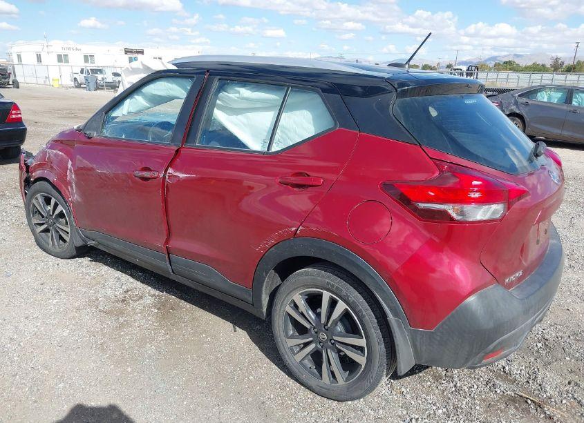 Photo 3 of 2019 Nissan Kicks SV (VIN 3N1CP5CU0KL560968)