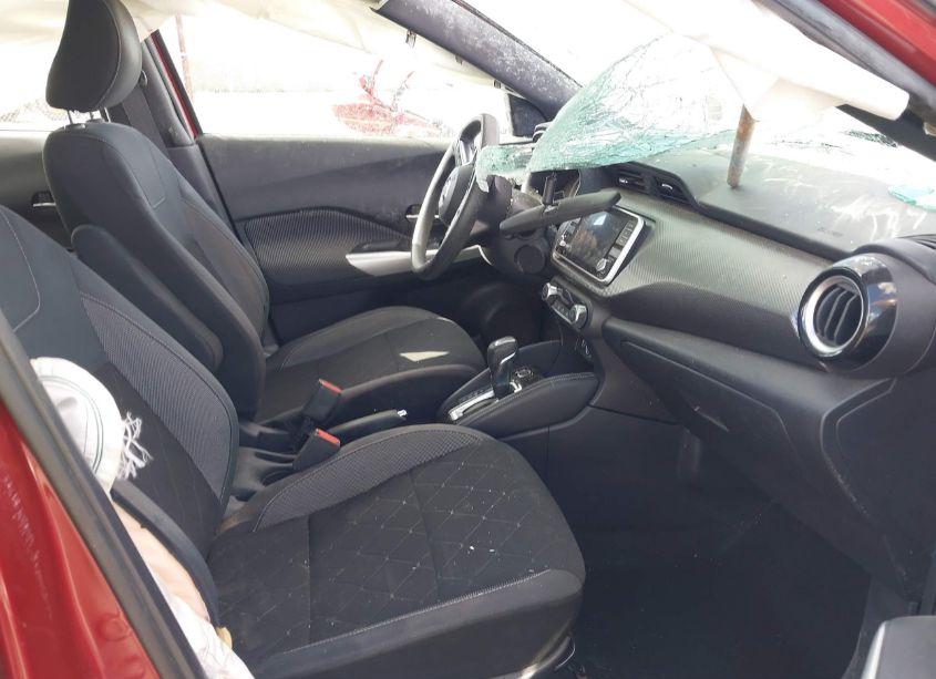 Photo 5 of 2019 Nissan Kicks SV (VIN 3N1CP5CU0KL560968)