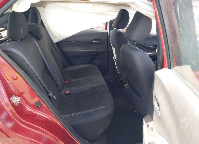 Photo 8 of 2019 Nissan Kicks SV (VIN 3N1CP5CU0KL560968)