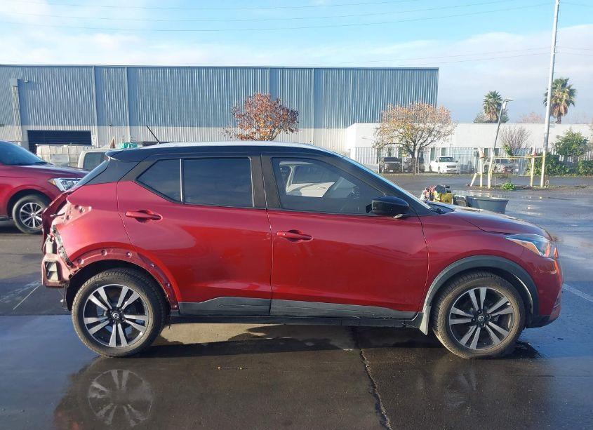 Photo 14 of 2018 Nissan Kicks SV (VIN 3N1CP5CU1JL511311)