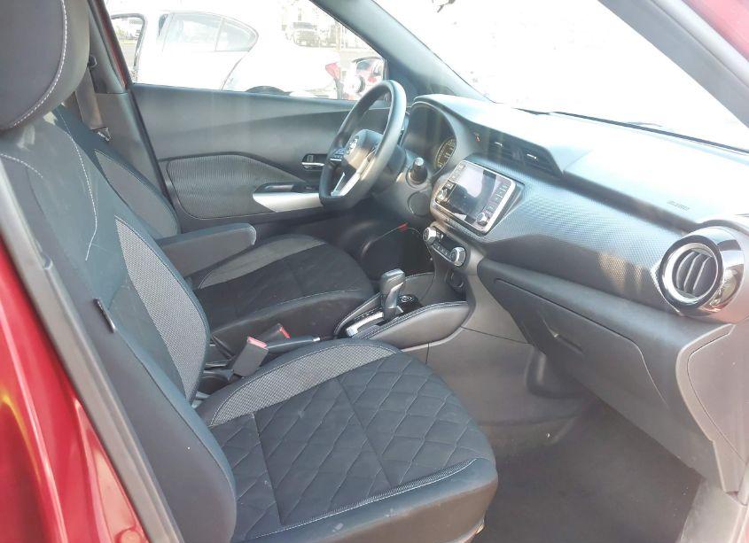 Photo 5 of 2018 Nissan Kicks SV (VIN 3N1CP5CU1JL511311)