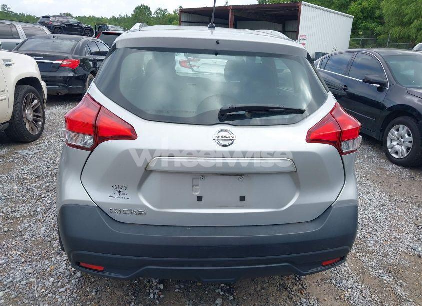 Photo 16 of 2018 Nissan Kicks S (VIN 3N1CP5CU1JL515911)