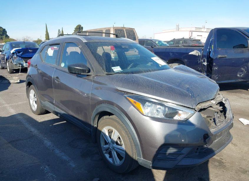 Photo 13 of 2018 Nissan Kicks S (VIN 3N1CP5CU1JL519019)