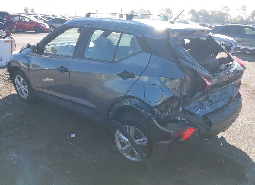 Photo 3 of 2018 Nissan Kicks S (VIN 3N1CP5CU1JL519019)