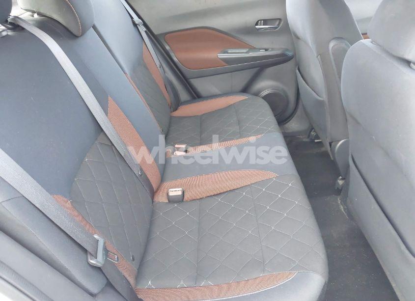 Photo 8 of 2018 Nissan Kicks SR (VIN 3N1CP5CU1JL521840)