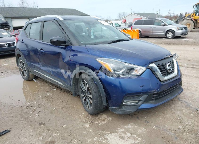2018 Nissan Kicks SR (VIN 3N1CP5CU1JL524897) main photo
