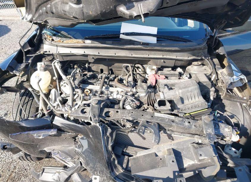 Photo 10 of 2018 Nissan Kicks S (VIN 3N1CP5CU1JL529839)