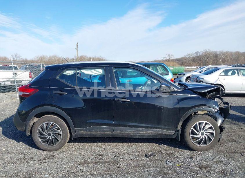 Photo 14 of 2018 Nissan Kicks S (VIN 3N1CP5CU1JL529839)
