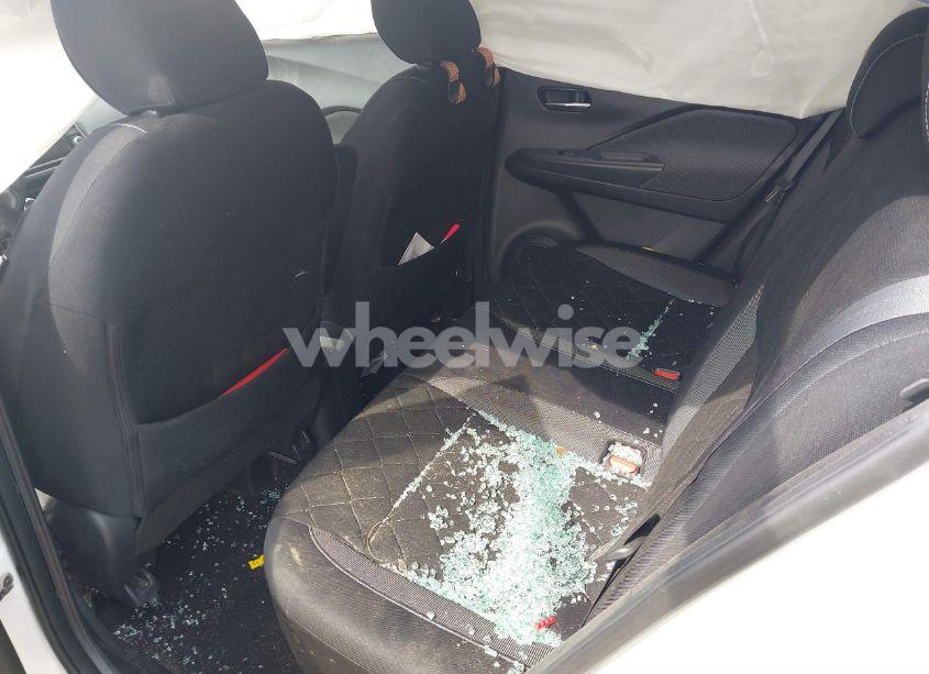 Photo 8 of 2018 Nissan Kicks SV (VIN 3N1CP5CU1JL533504)