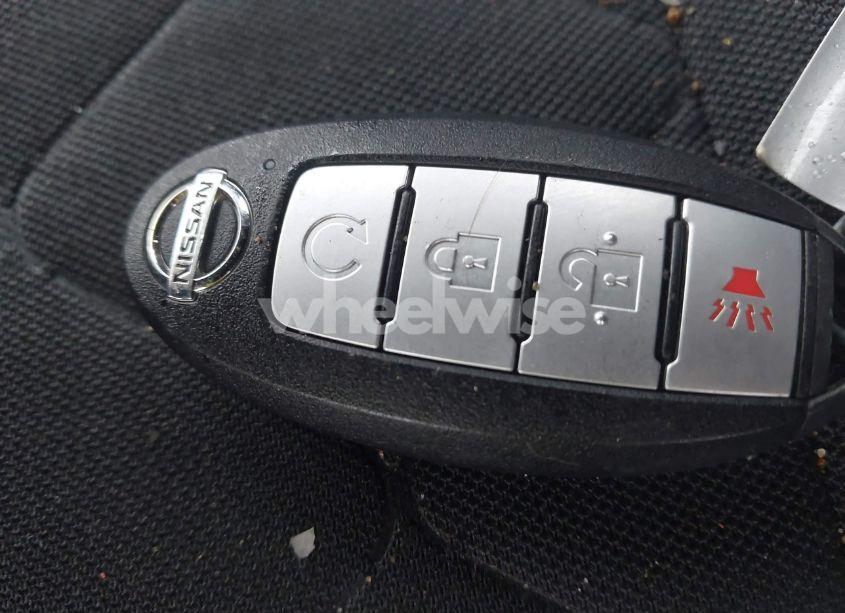 Photo 11 of 2018 Nissan Kicks SR (VIN 3N1CP5CU1JL536192)