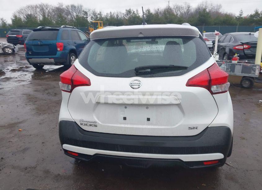 Photo 17 of 2018 Nissan Kicks SR (VIN 3N1CP5CU1JL536192)