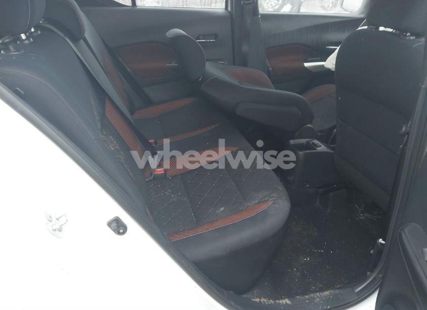 Photo 8 of 2018 Nissan Kicks SR (VIN 3N1CP5CU1JL536192)