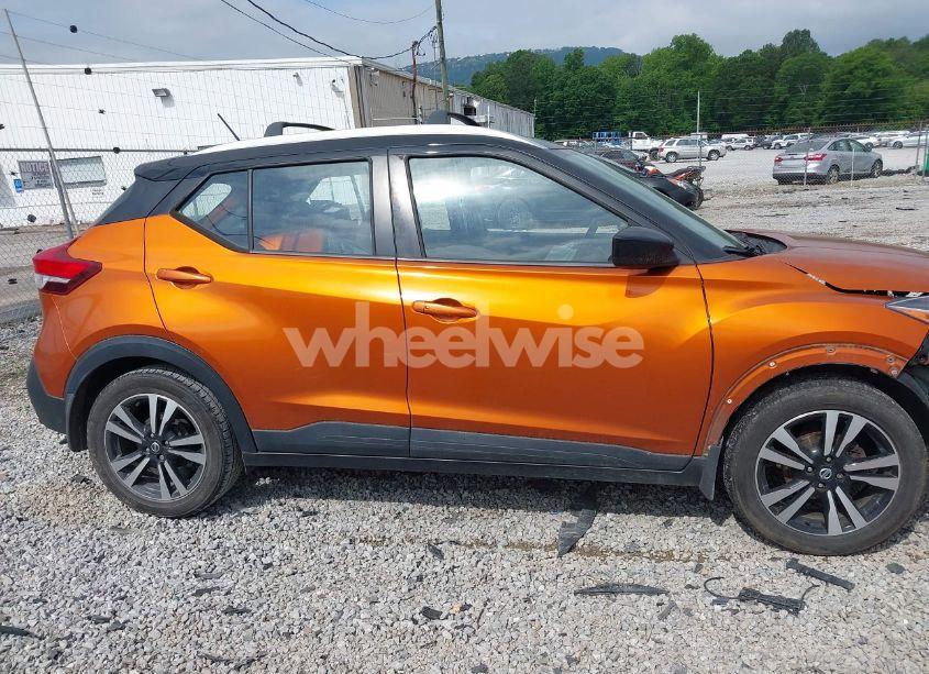 Photo 14 of 2018 Nissan Kicks SV (VIN 3N1CP5CU1JL540145)