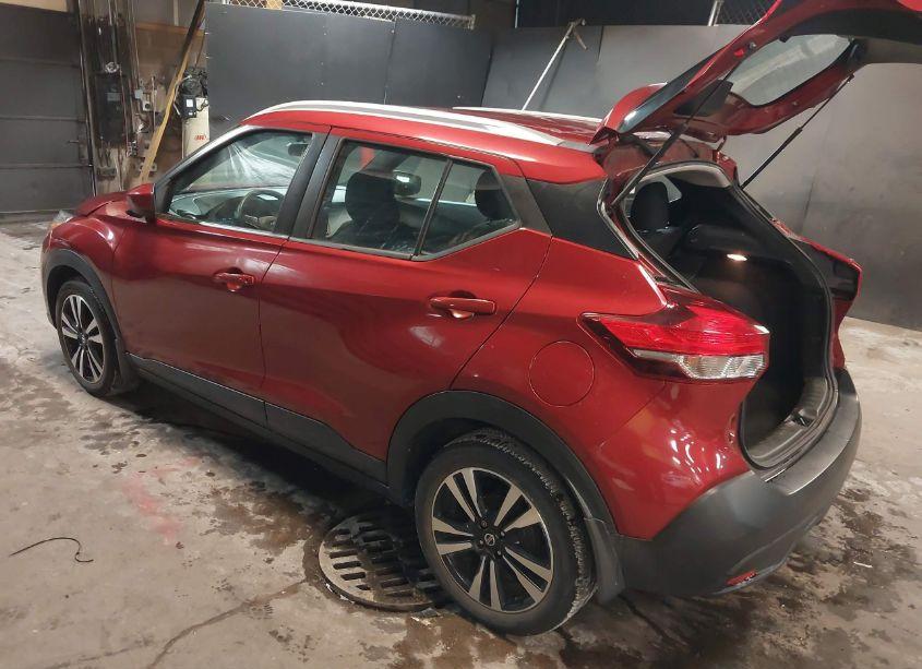 Photo 3 of 2019 Nissan Kicks SV (VIN 3N1CP5CU1KL491143)