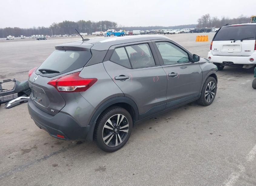 Photo 4 of 2019 Nissan Kicks SV (VIN 3N1CP5CU1KL502867)