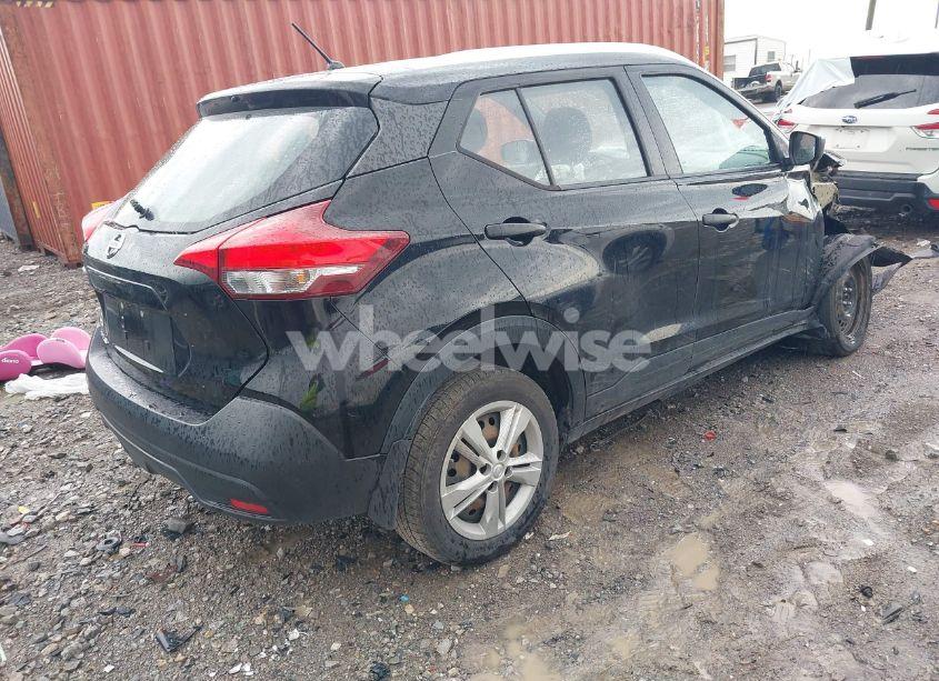 Photo 4 of 2019 Nissan Kicks S (VIN 3N1CP5CU1KL505929)