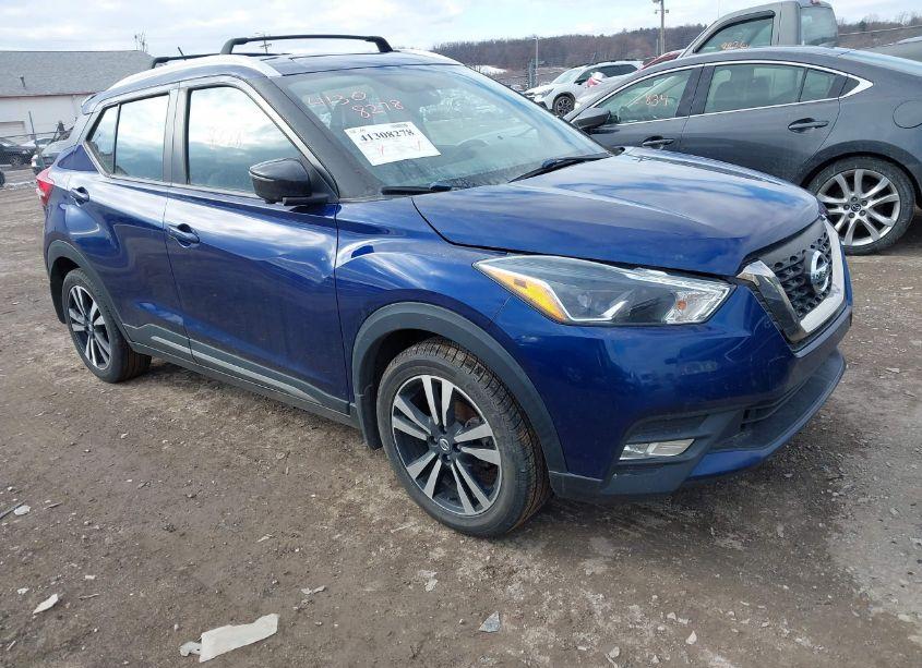 2019 Nissan Kicks SR (VIN 3N1CP5CU1KL514694) main photo