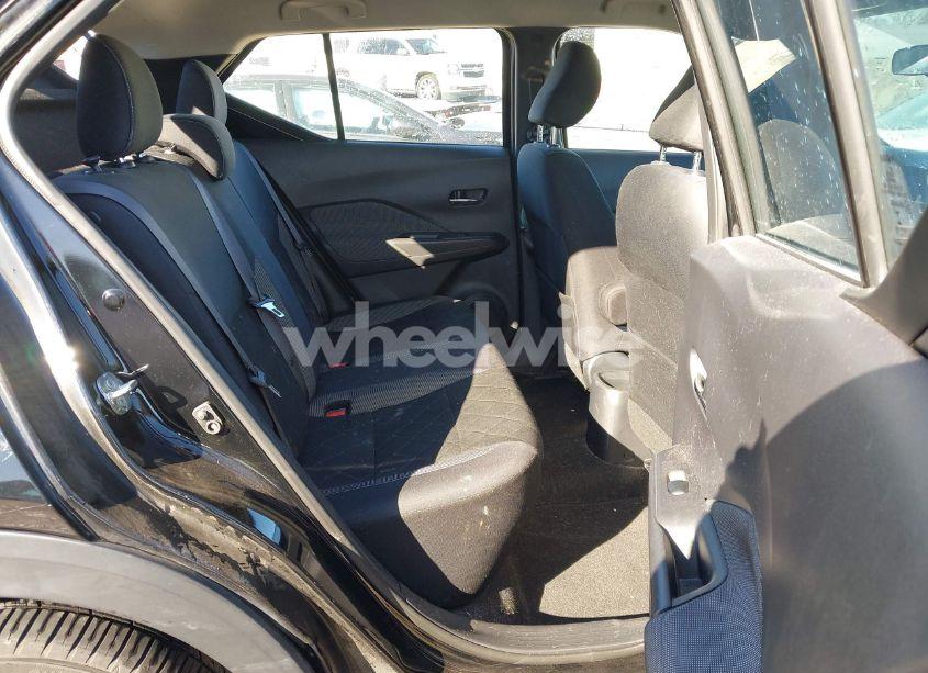 Photo 8 of 2019 Nissan Kicks SV (VIN 3N1CP5CU1KL519202)