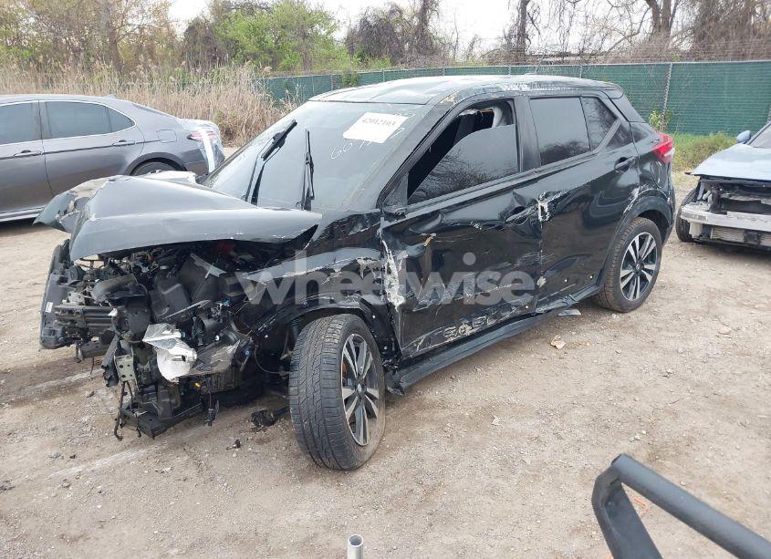 Photo 2 of 2019 Nissan Kicks S/SR/SV (VIN 3N1CP5CU1KL525324)