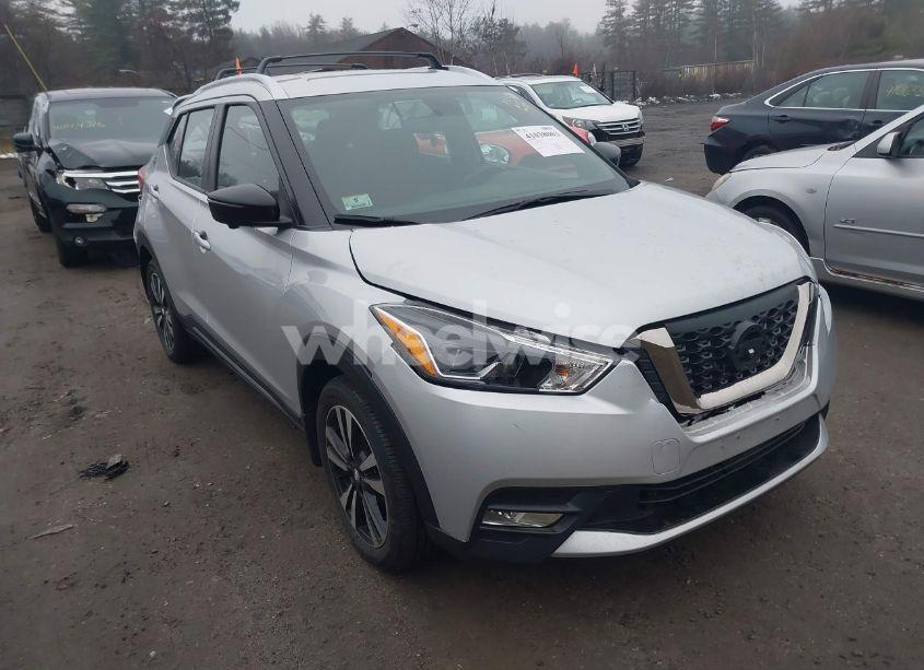 2019 Nissan Kicks SR (VIN 3N1CP5CU1KL527087) main photo