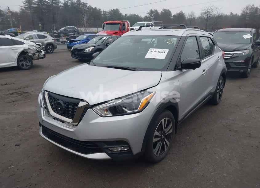 Photo 2 of 2019 Nissan Kicks SR (VIN 3N1CP5CU1KL527087)