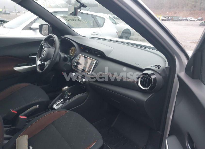 Photo 5 of 2019 Nissan Kicks SR (VIN 3N1CP5CU1KL527087)