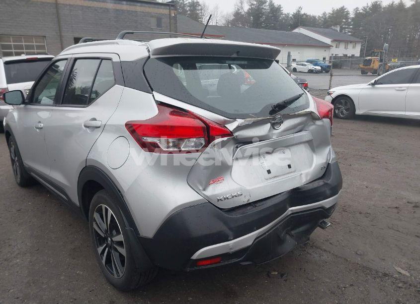 Photo 6 of 2019 Nissan Kicks SR (VIN 3N1CP5CU1KL527087)