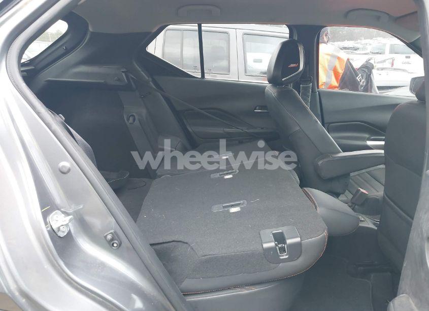 Photo 8 of 2019 Nissan Kicks SR (VIN 3N1CP5CU1KL529308)