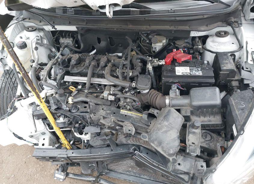 Photo 10 of 2019 Nissan Kicks S (VIN 3N1CP5CU1KL535643)