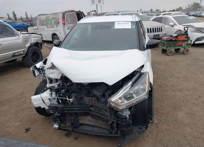 Photo 13 of 2019 Nissan Kicks S (VIN 3N1CP5CU1KL535643)