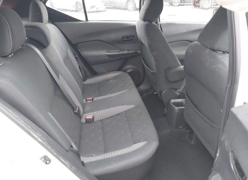 Photo 8 of 2019 Nissan Kicks S (VIN 3N1CP5CU1KL535643)