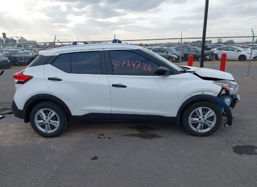 Photo 14 of 2019 Nissan Kicks S (VIN 3N1CP5CU1KL563524)